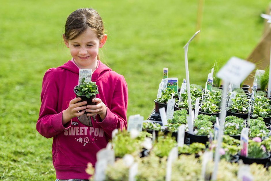 Jardinería con niños en la National Gardening Week, RHS