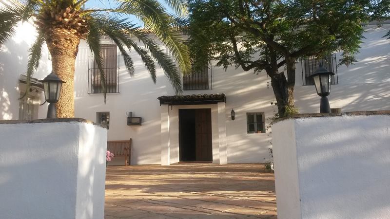 Patio antiguo cortijo en Iznájar Córdoba