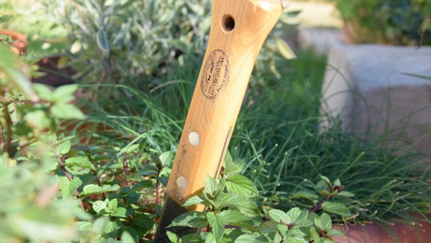Cuchillo de tierra para jardin Hori Horii