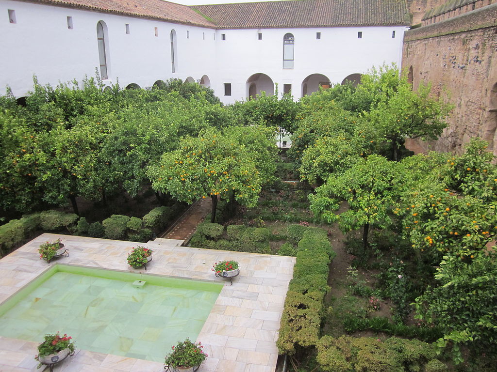 Patio morisco en el Alcázar de los Reyes Cristianos de Córdoba